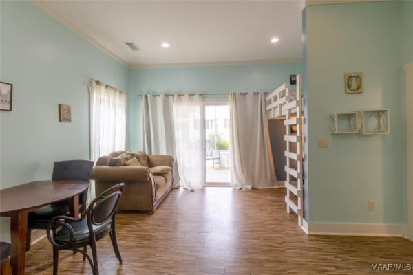 2592 Woodley Road