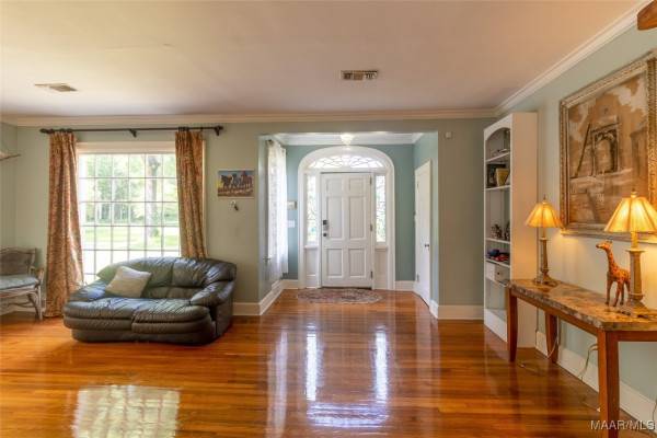 2592 Woodley Road