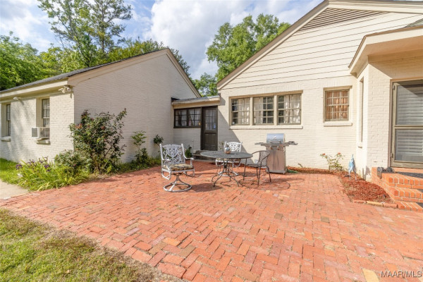 2592 Woodley Road