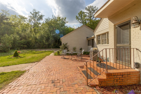 2592 Woodley Road