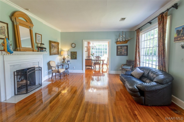2592 Woodley Road
