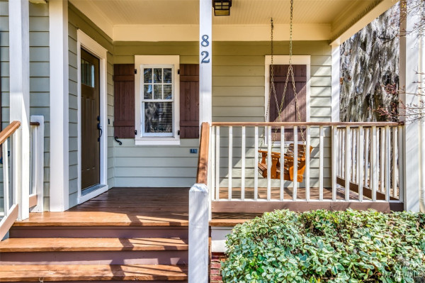 82 Woodridge Avenue