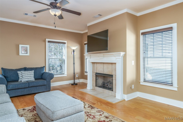 82 Woodridge Avenue