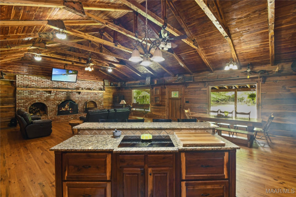 13607 Highway 191 .