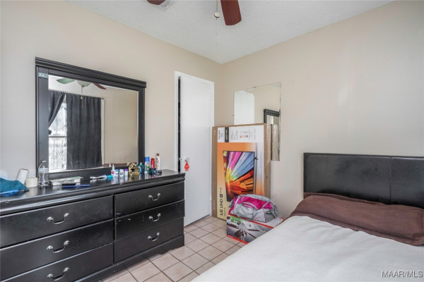 5217 W SHADES VALLEY Drive