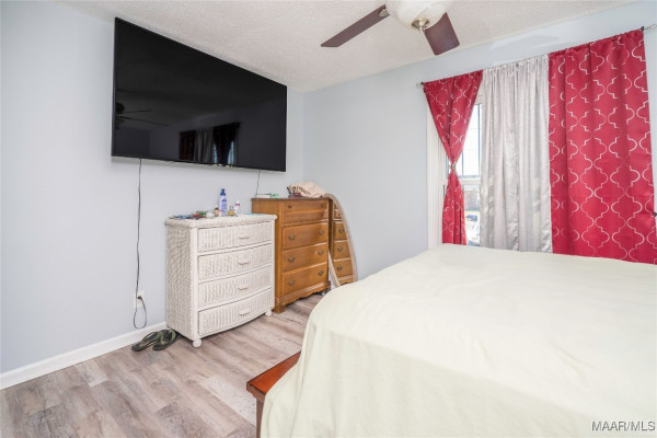 5217 W SHADES VALLEY Drive