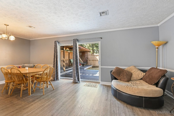 6715 SANDERS Drive