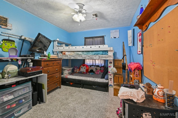 6715 SANDERS Drive