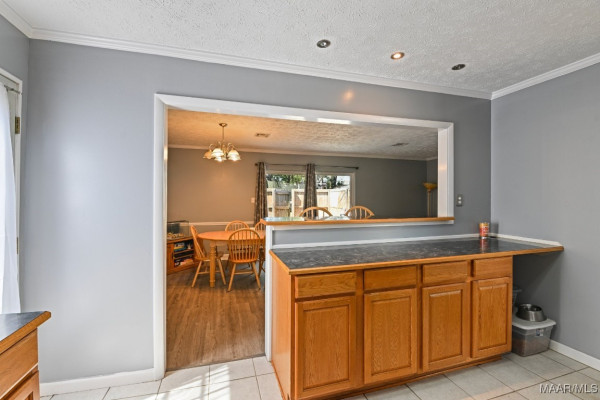 6715 SANDERS Drive