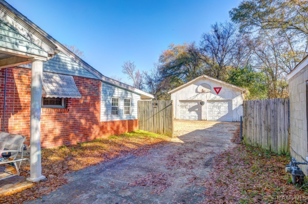 717 W Shawnee Drive W