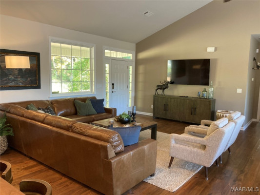 402 Cliffside Drive
