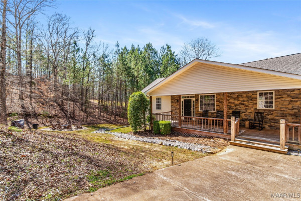 402 Cliffside Drive