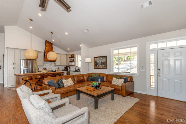 402 Cliffside Drive