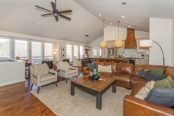 402 Cliffside Drive