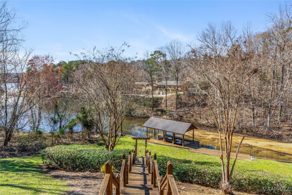 402 Cliffside Drive