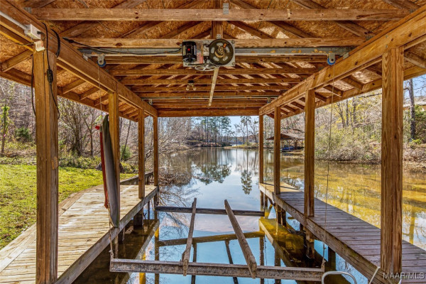 402 Cliffside Drive