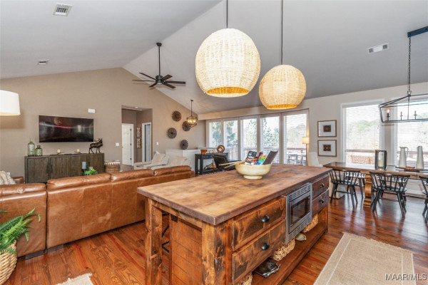 402 Cliffside Drive