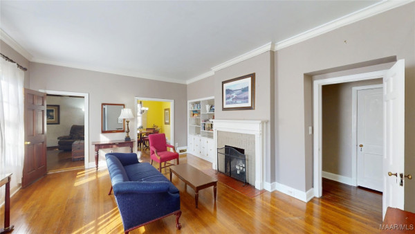 3235 Wellington Road