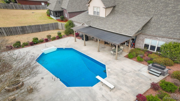 8648 ROCKBRIDGE Circle