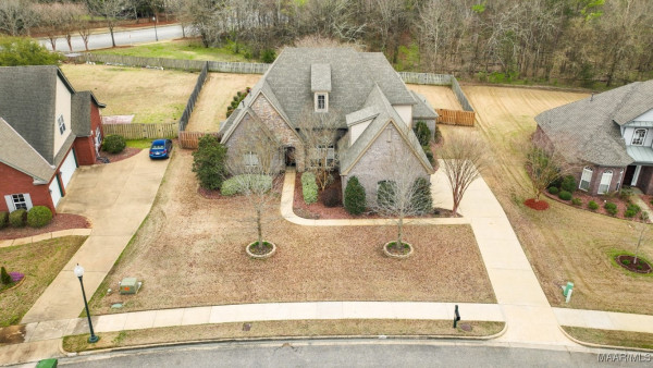 8648 ROCKBRIDGE Circle