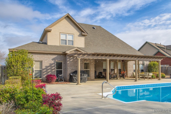 8648 ROCKBRIDGE Circle