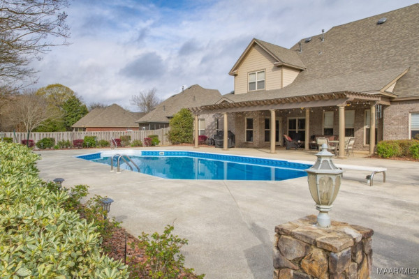 8648 ROCKBRIDGE Circle