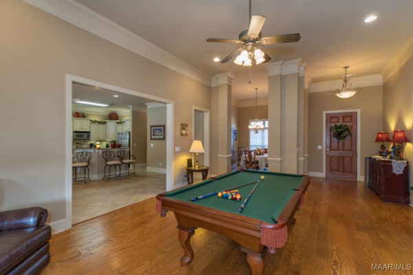 8648 ROCKBRIDGE Circle