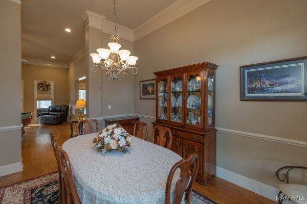 8648 ROCKBRIDGE Circle