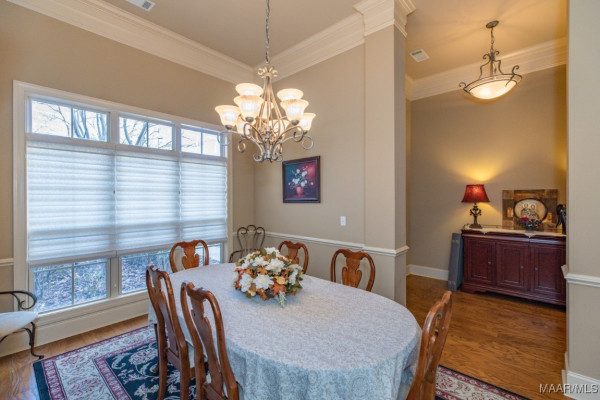 8648 ROCKBRIDGE Circle