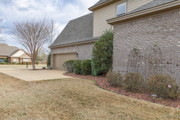 8648 ROCKBRIDGE Circle