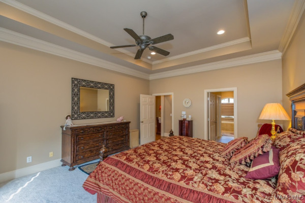 8648 ROCKBRIDGE Circle