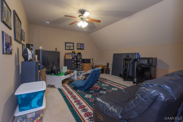 8648 ROCKBRIDGE Circle