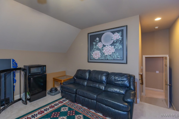 8648 ROCKBRIDGE Circle