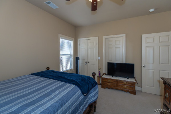 8648 ROCKBRIDGE Circle