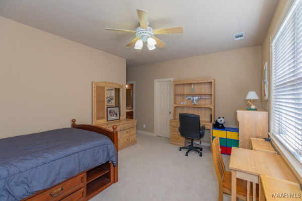 8648 ROCKBRIDGE Circle