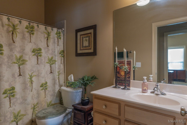 8648 ROCKBRIDGE Circle
