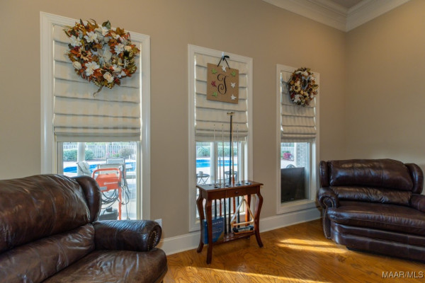 8648 ROCKBRIDGE Circle