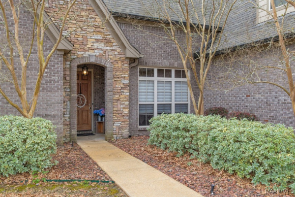 8648 ROCKBRIDGE Circle