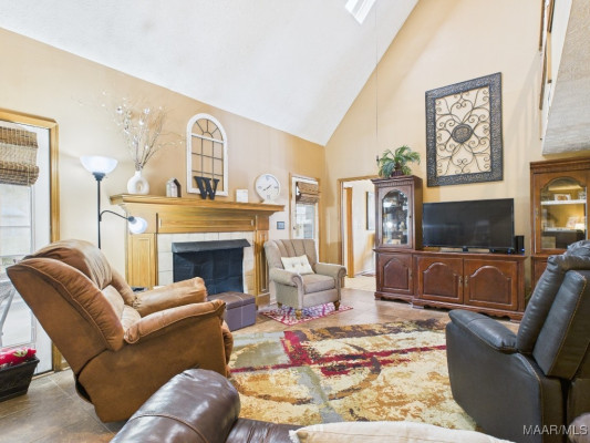 3701 Hampton Oaks Drive