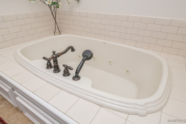 1004 Saddle Ridge
