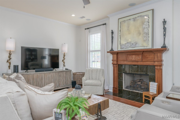 1004 Saddle Ridge