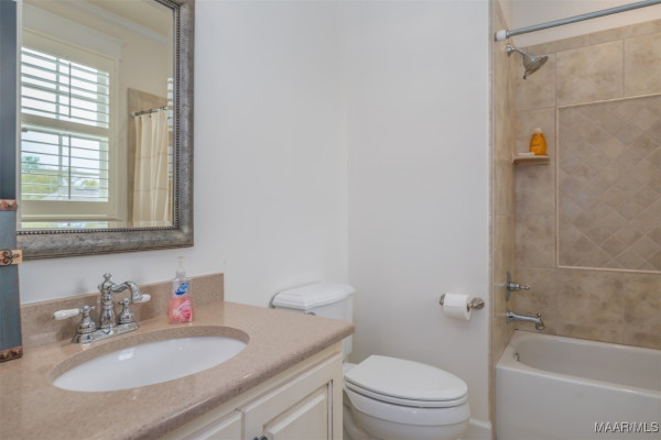 1004 Saddle Ridge