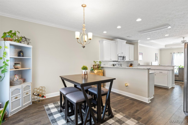1405 PRAIRIE OAK Drive