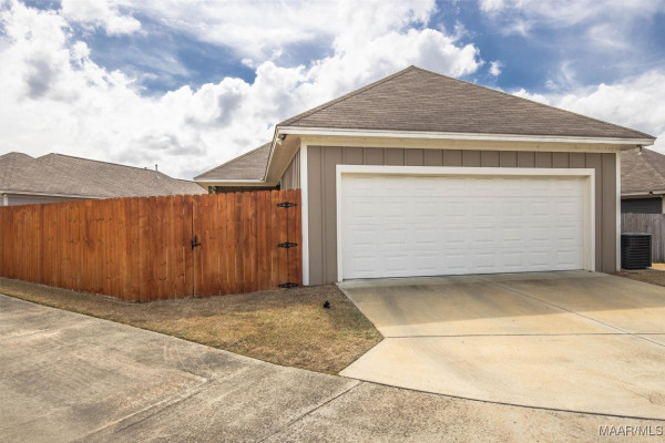 1405 PRAIRIE OAK Drive