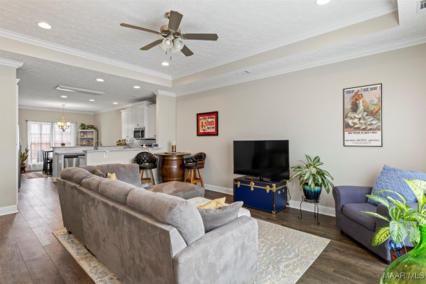 1405 PRAIRIE OAK Drive