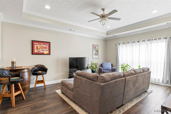 1405 PRAIRIE OAK Drive