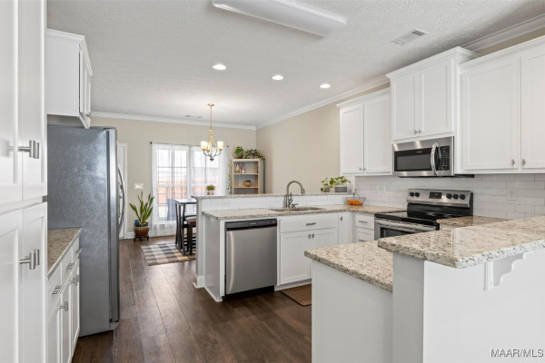 1405 PRAIRIE OAK Drive