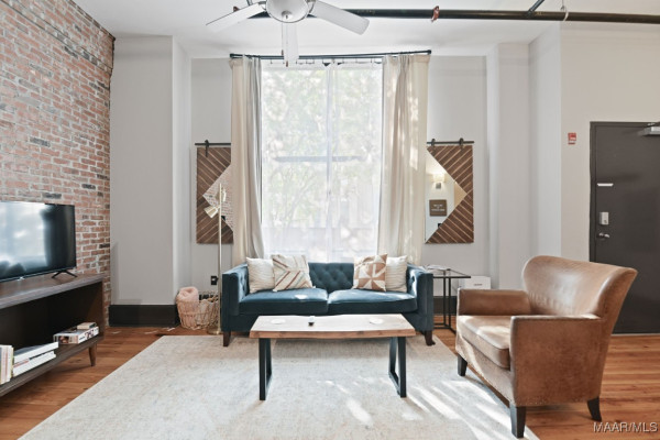 28 Monroe Street 104