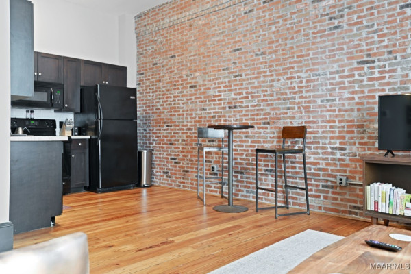 28 Monroe Street 104