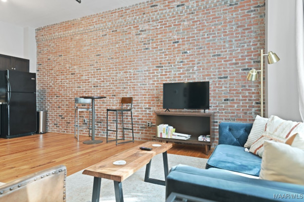 28 Monroe Street 104